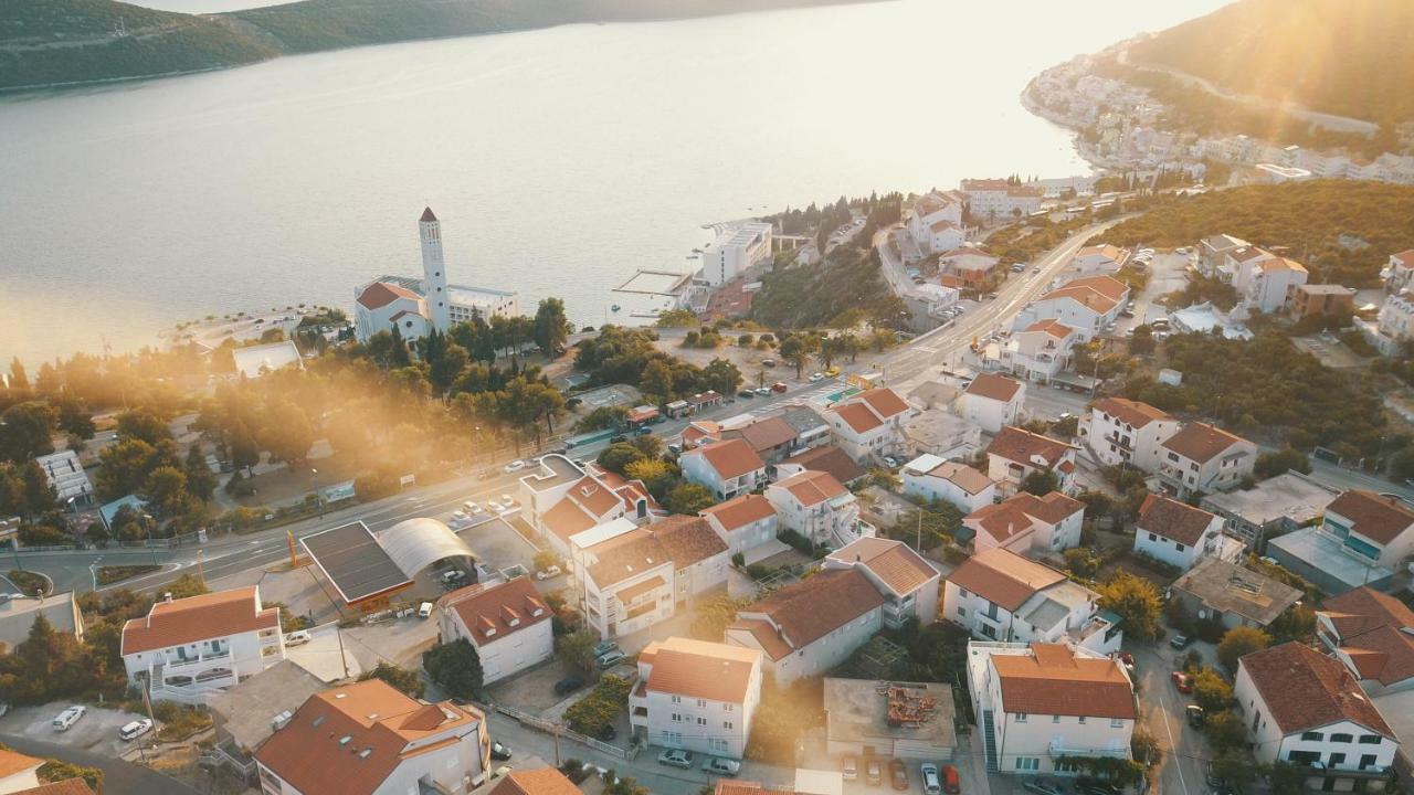 Youth Hotel Lav Neum Exterior photo